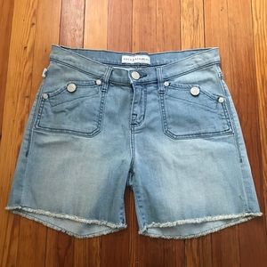 Rock & Republic jean shorts / SIZE 8 / light denim